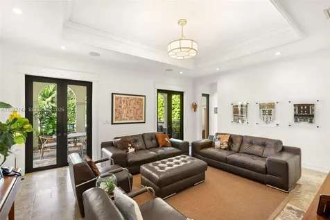 8800 SW 57 Avenue Pinecrest FL 33156