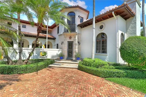 8800 SW 57 Avenue Pinecrest FL 33156