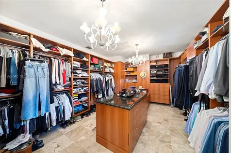 8800 SW 57 Avenue Pinecrest FL 33156