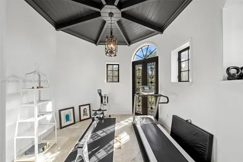 8800 SW 57 Avenue Pinecrest FL 33156