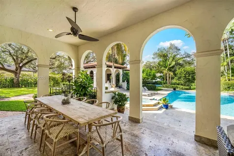 8800 SW 57 Avenue Pinecrest FL 33156