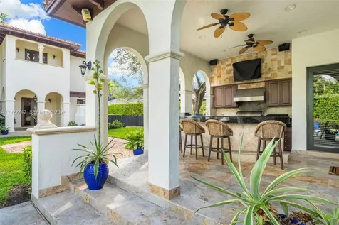 8800 SW 57 Avenue Pinecrest FL 33156