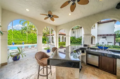 8800 SW 57 Avenue Pinecrest FL 33156