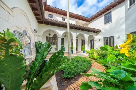 8800 SW 57 Avenue Pinecrest FL 33156