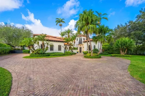 8800 SW 57 Avenue Pinecrest FL 33156
