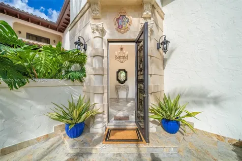 8800 SW 57 Avenue Pinecrest FL 33156