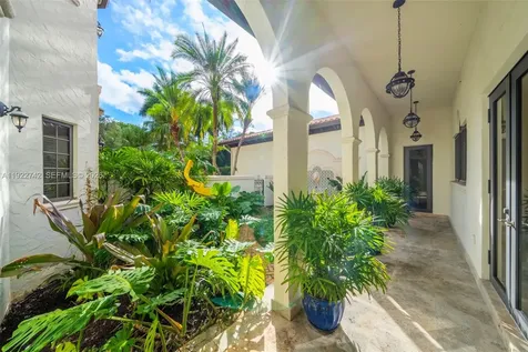 8800 SW 57 Avenue Pinecrest FL 33156
