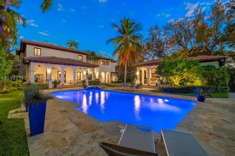8800 SW 57 Avenue Pinecrest FL 33156