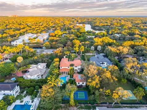 8800 SW 57 Avenue Pinecrest FL 33156