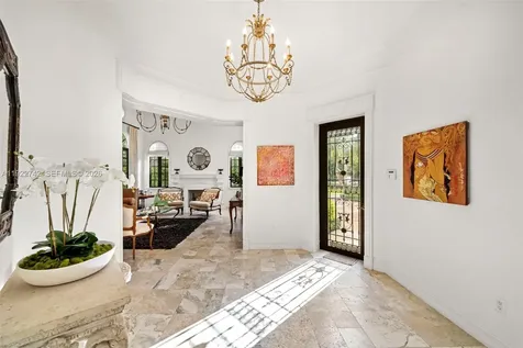 8800 SW 57 Avenue Pinecrest FL 33156