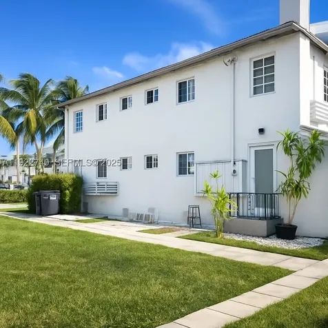 7124 Bay Drive Miami Beach FL 33141