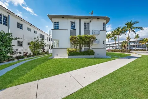 7124 Bay Drive Miami Beach FL 33141