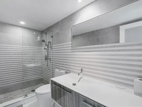 19370 E Collins Avenue Sunny Isles Beach FL 33160