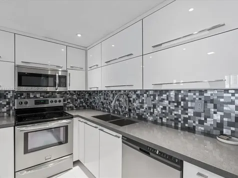 19370 E Collins Avenue Sunny Isles Beach FL 33160