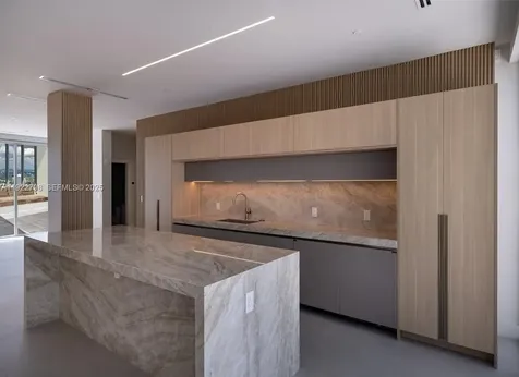 465 Brickell Avenue Miami FL 33131