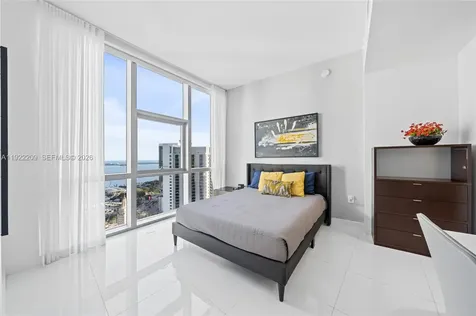 851 NE 1st Avenue Miami FL 33132
