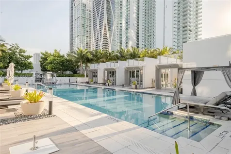 851 NE 1st Avenue Miami FL 33132