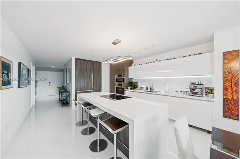 851 NE 1st Avenue Miami FL 33132