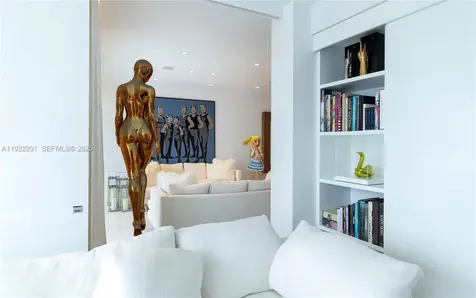 11 Island Avenue Miami Beach FL 33139