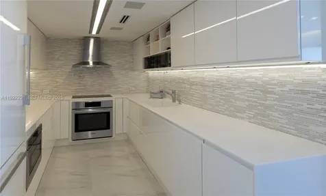 11 Island Avenue Miami Beach FL 33139