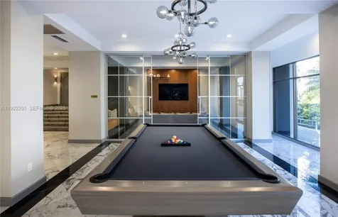 11 Island Avenue Miami Beach FL 33139