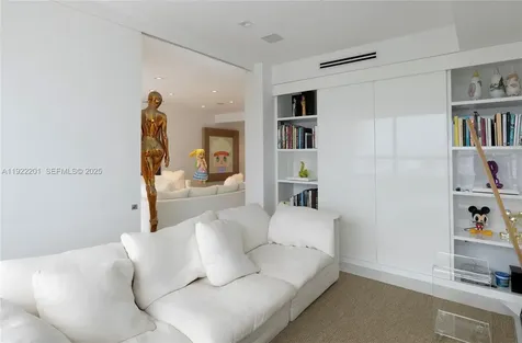 11 Island Avenue Miami Beach FL 33139