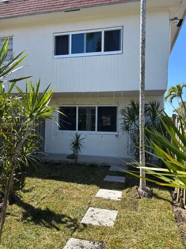 1480 NE 151st Street Miami FL 33162