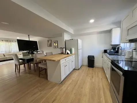 1480 NE 151st Street Miami FL 33162