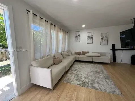 1480 NE 151st Street Miami FL 33162