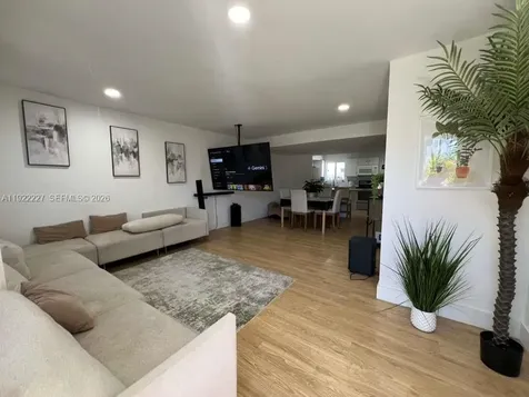 1480 NE 151st Street Miami FL 33162