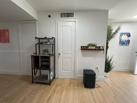 1480 NE 151st Street Miami FL 33162