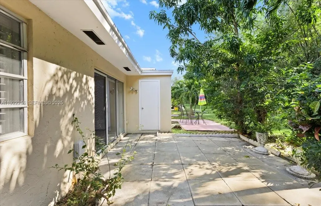 13752 S Via Flora Delray Beach FL 33484