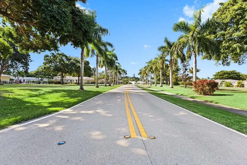 13752 S Via Flora Delray Beach FL 33484