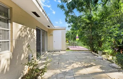 13752 S Via Flora Delray Beach FL 33484