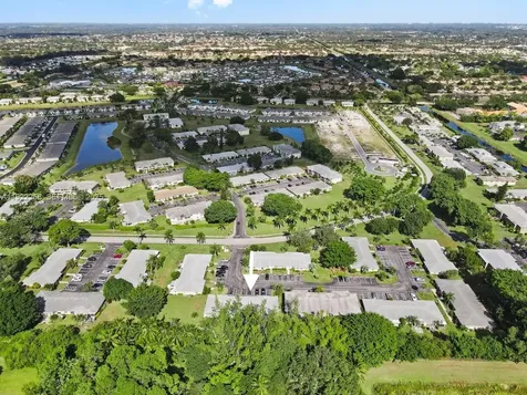 13752 S Via Flora Delray Beach FL 33484