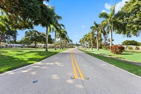 13752 S Via Flora Delray Beach FL 33484