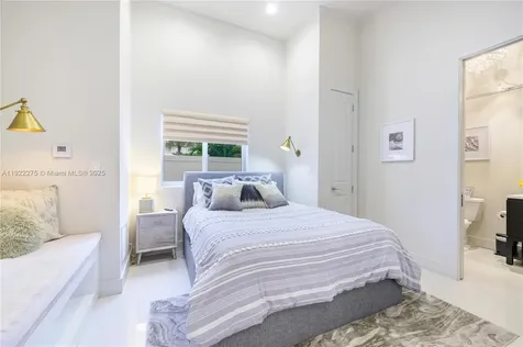2112 NE 17th Avenue Wilton Manors FL 33305