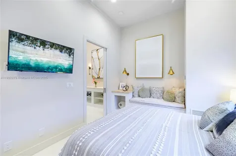 2112 NE 17th Avenue Wilton Manors FL 33305