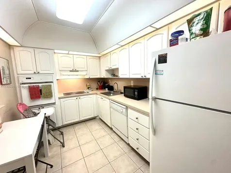 19390 Collins Avenue Sunny Isles Beach FL 33160