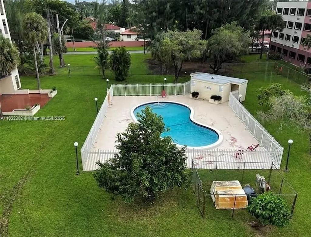 650 NE 149th Street Miami FL 33161