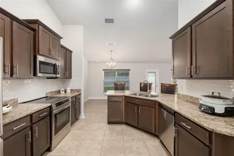 4413 NW 1 Court Ocala FL 34475