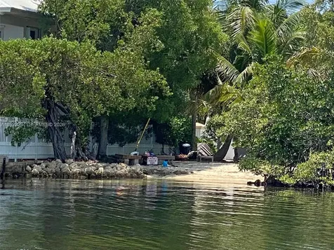 40 Pirates Drive Key Largo FL 33037