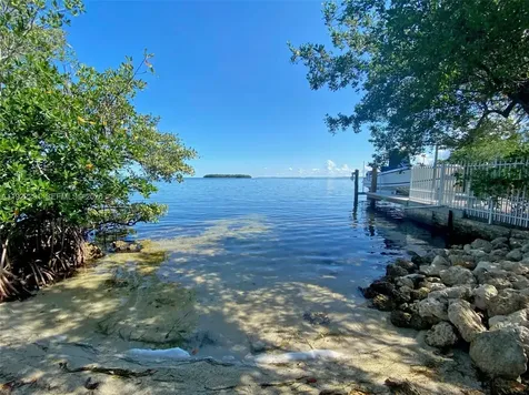 40 Pirates Drive Key Largo FL 33037