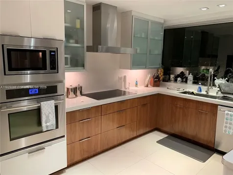 1541 Brickell Avenue Miami FL 33129
