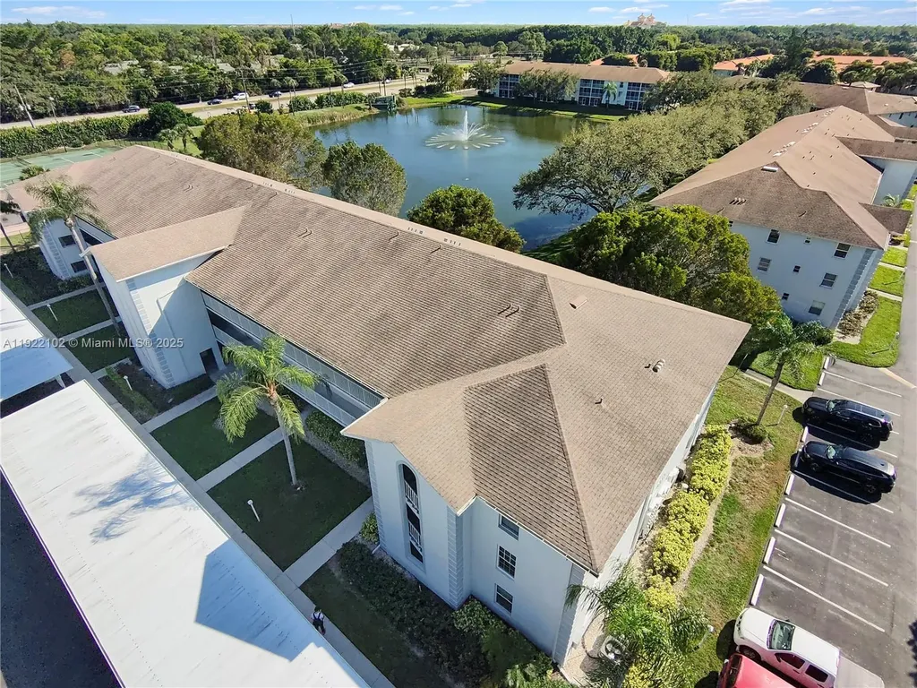 9610 Victoria Lane Naples FL 34109