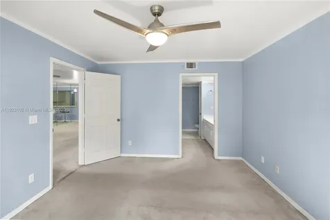 9610 Victoria Lane Naples FL 34109