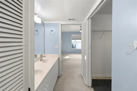 9610 Victoria Lane Naples FL 34109