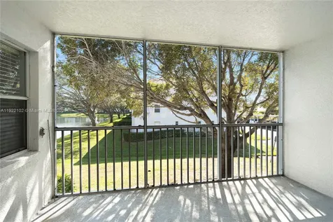9610 Victoria Lane Naples FL 34109