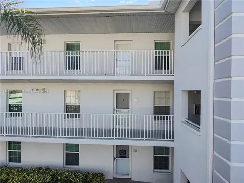 9610 Victoria Lane Naples FL 34109