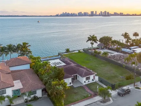 1680 S Treasure Drive North Bay Village FL 33141